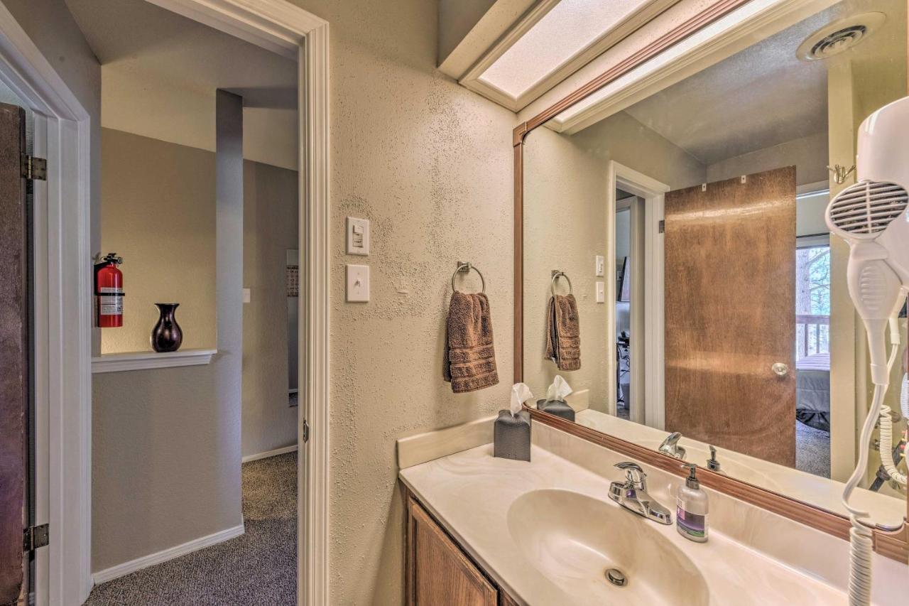 Forested Ruidoso Condo With Deck And Fireplace! Exteriör bild